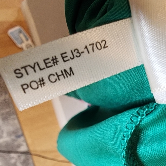 NWT Eliza J. Green/Pink floral stretch faux wrap dress.  Women's size 2. - Picture 15 of 16